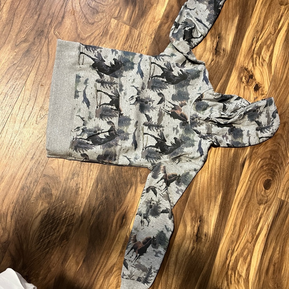 Ariat girls hoodie , with horses from the boot barn